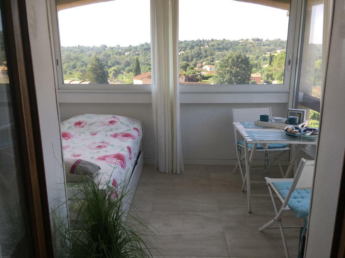 Bed & Breakfast Les Lillas Saint-Jeannet (Alpes-Maritimes) Exterior foto